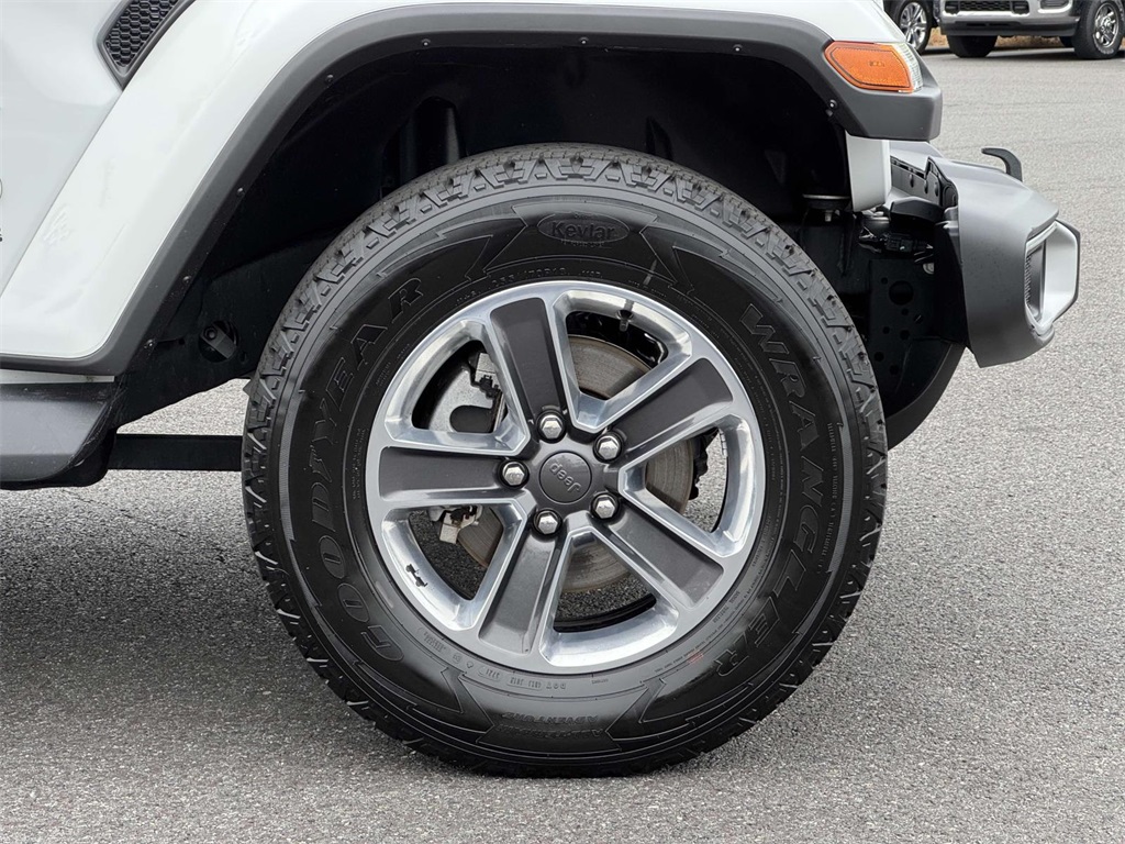 2021 Jeep Wrangler Unlimited Sahara photo 5