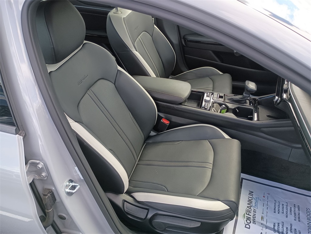 2025 Kia K5 GT-Line photo 30