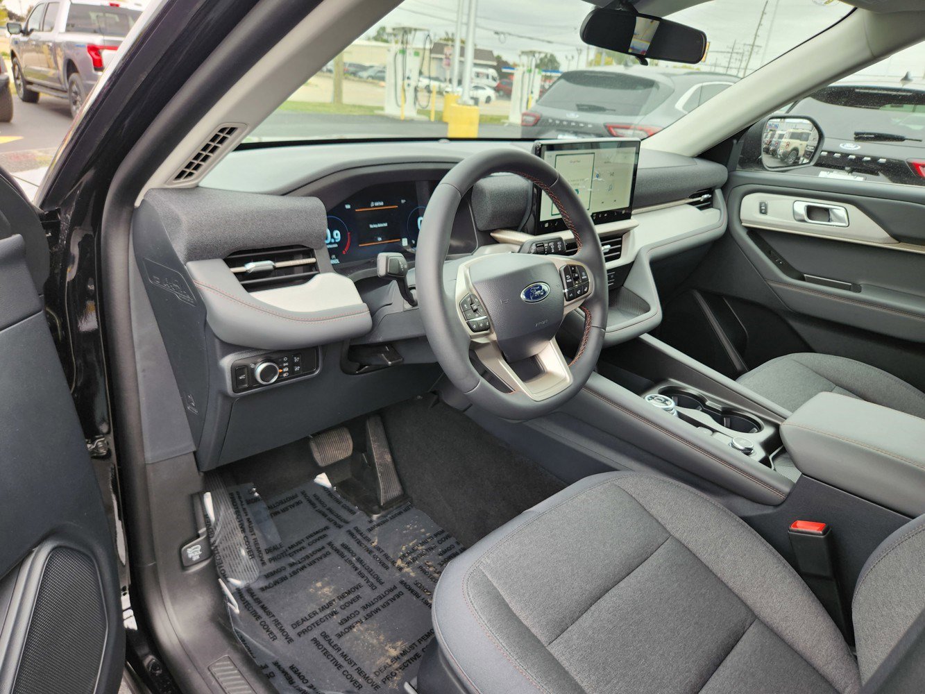 2026 Ford Explorer photo 2