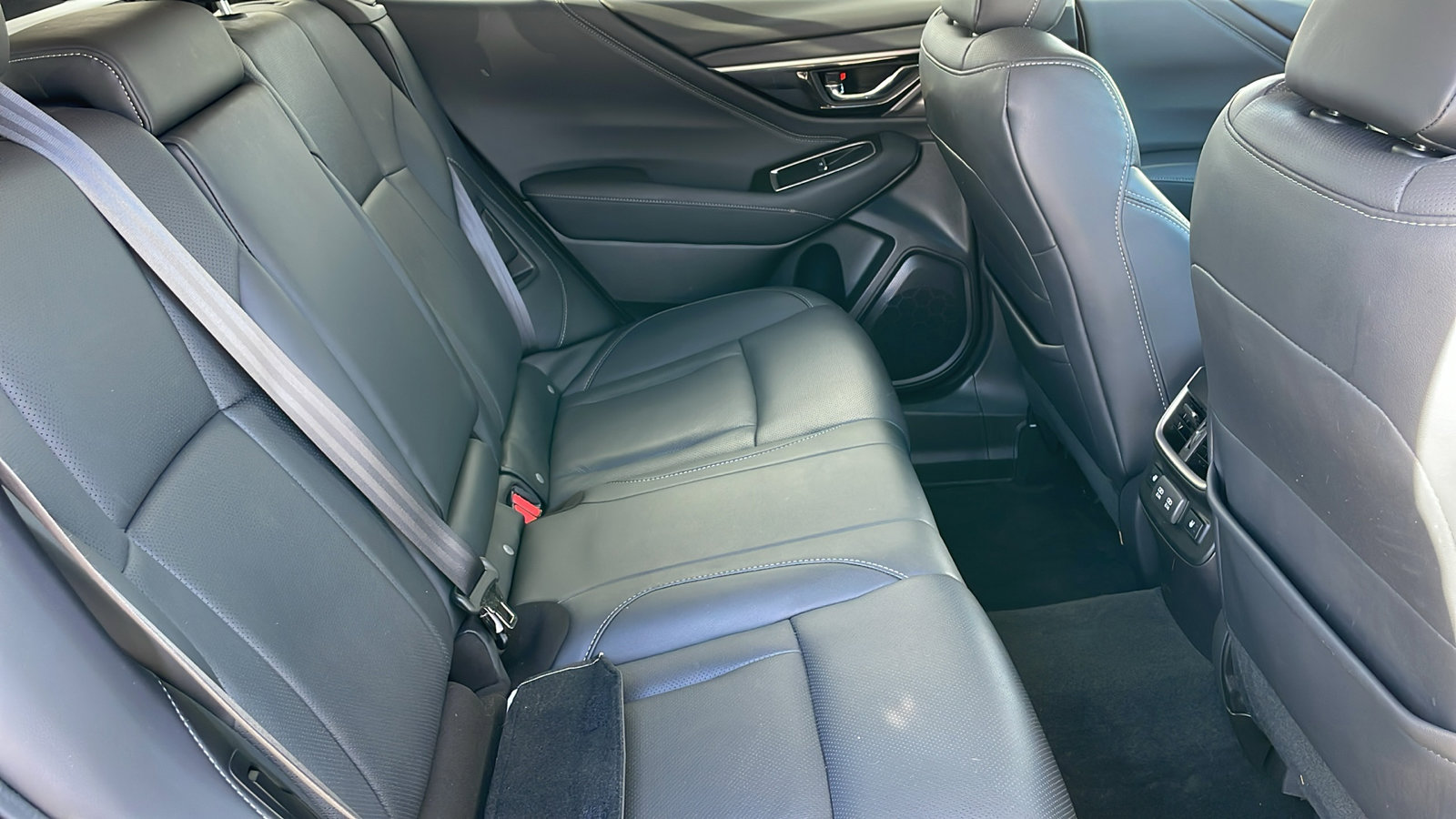 2022 Subaru Outback Limited photo 30
