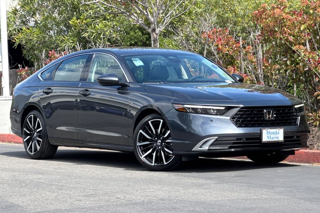 2025 Honda Accord Hybrid Touring photo 2