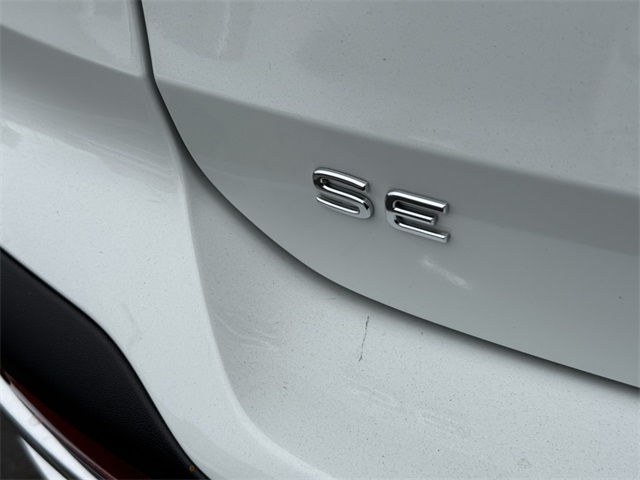 2025 Volkswagen Taos SE photo 3