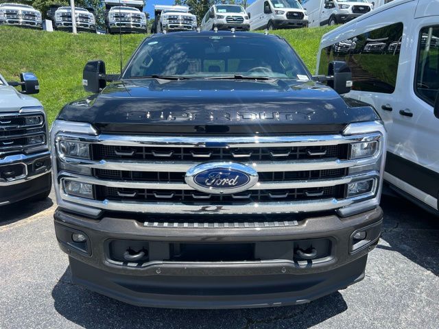 2025 Ford F-350 King Ranch photo 3