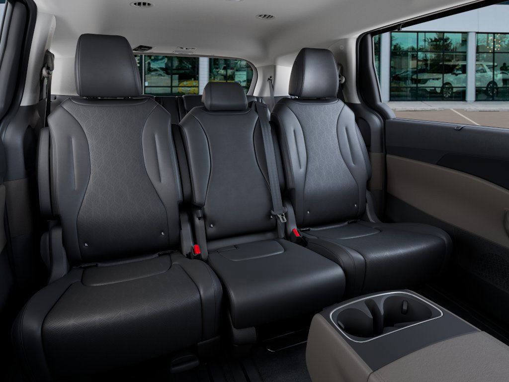 2026 Kia Carnival EX photo 13