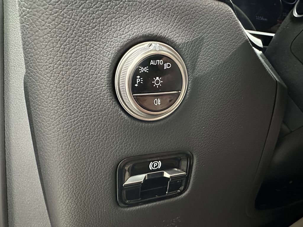 2026 Mercedes Benz GLC 300 4MATIC photo 34