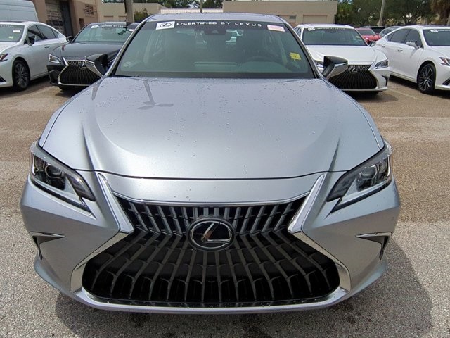 2022 Lexus ES 250 photo 9