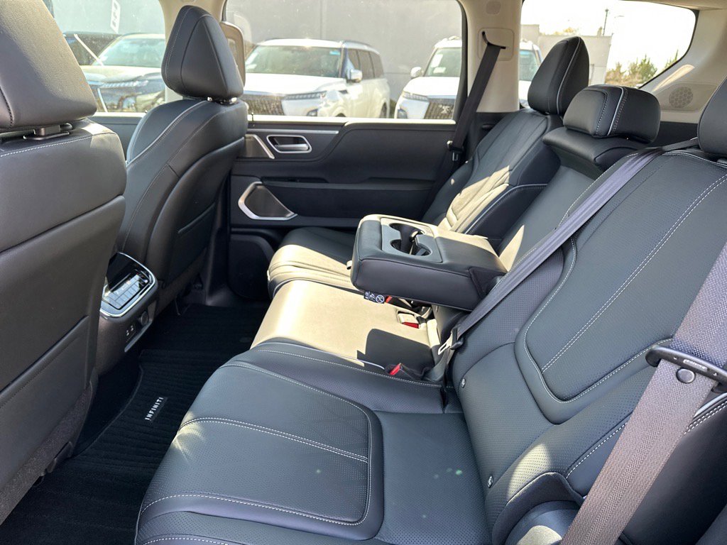 2025 Infiniti QX80 Sensory photo 17