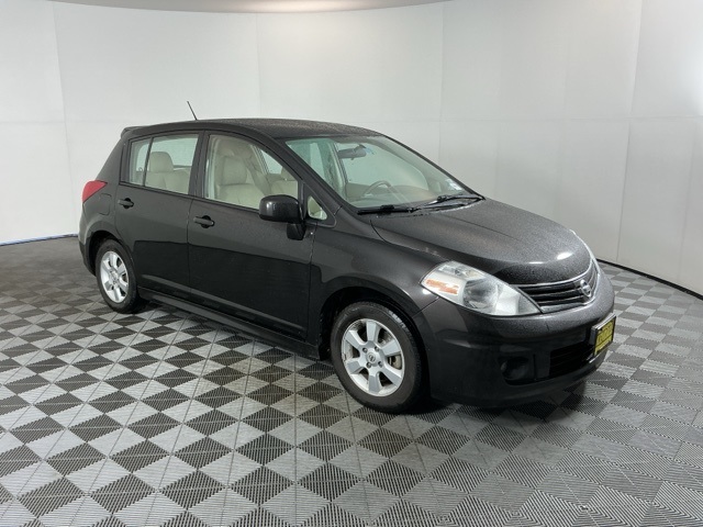 2011 Nissan Versa 1.8 SL photo 3