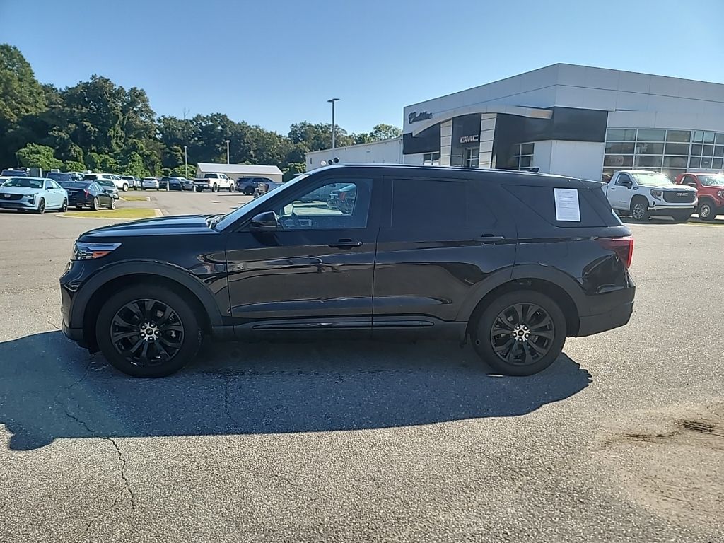 2021 Ford Explorer ST photo 3