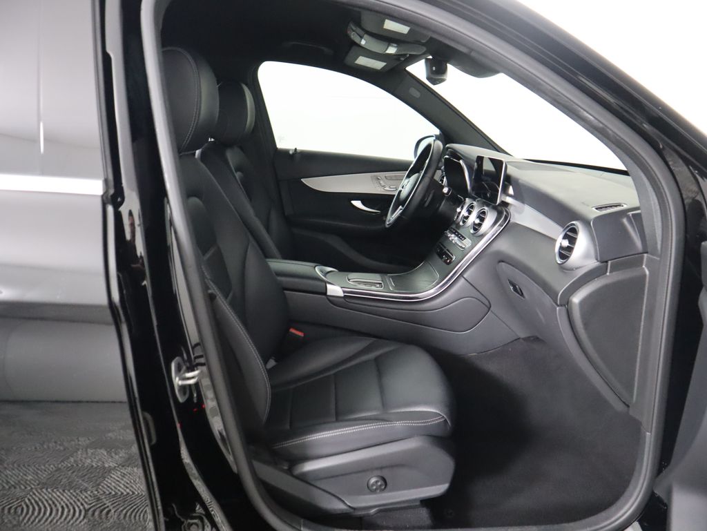 2022 Mercedes Benz GLC 300 S photo 19