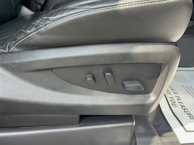2018 Chevrolet Suburban LT photo 19