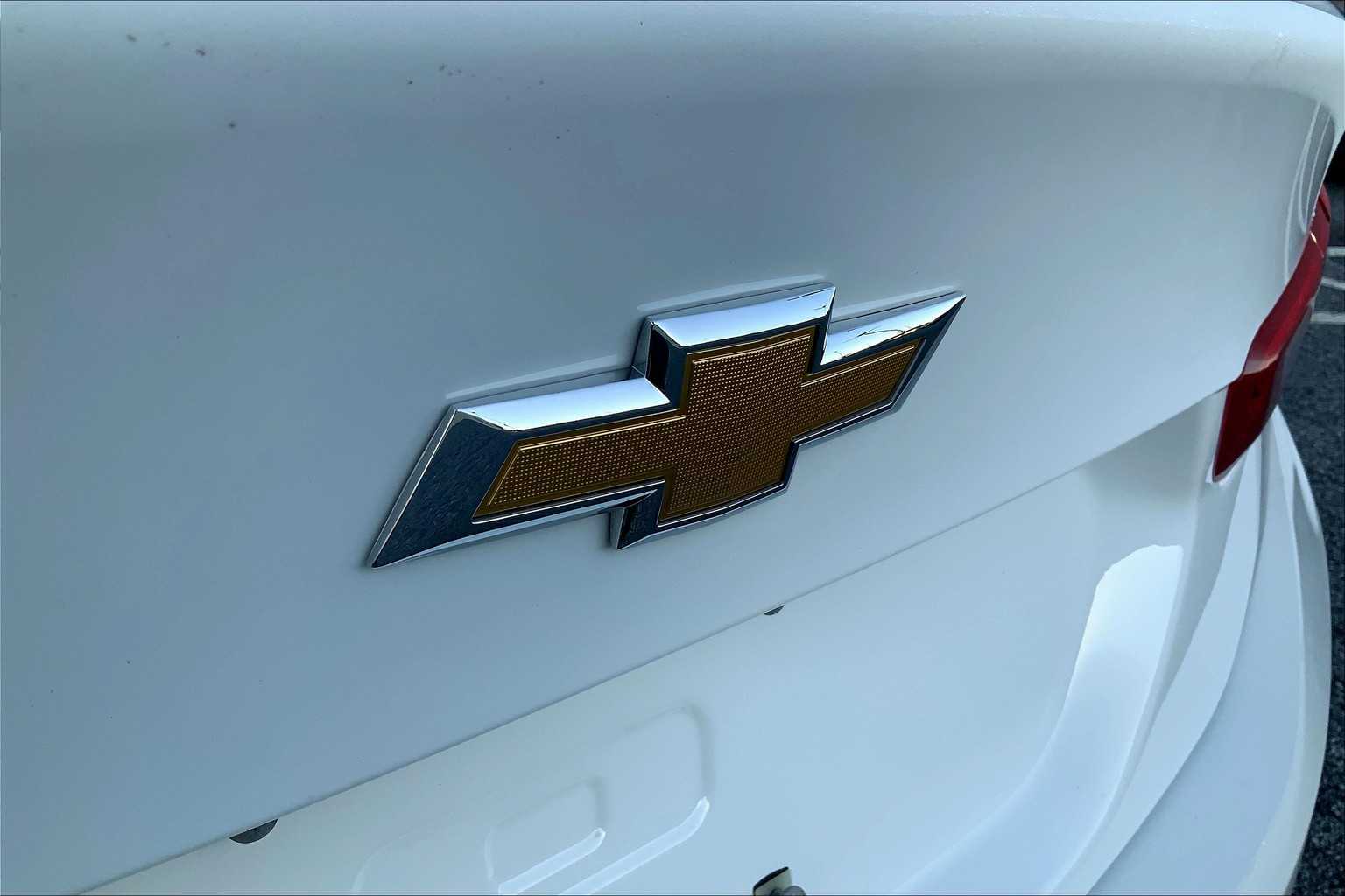 2022 Chevrolet Malibu LS photo 9