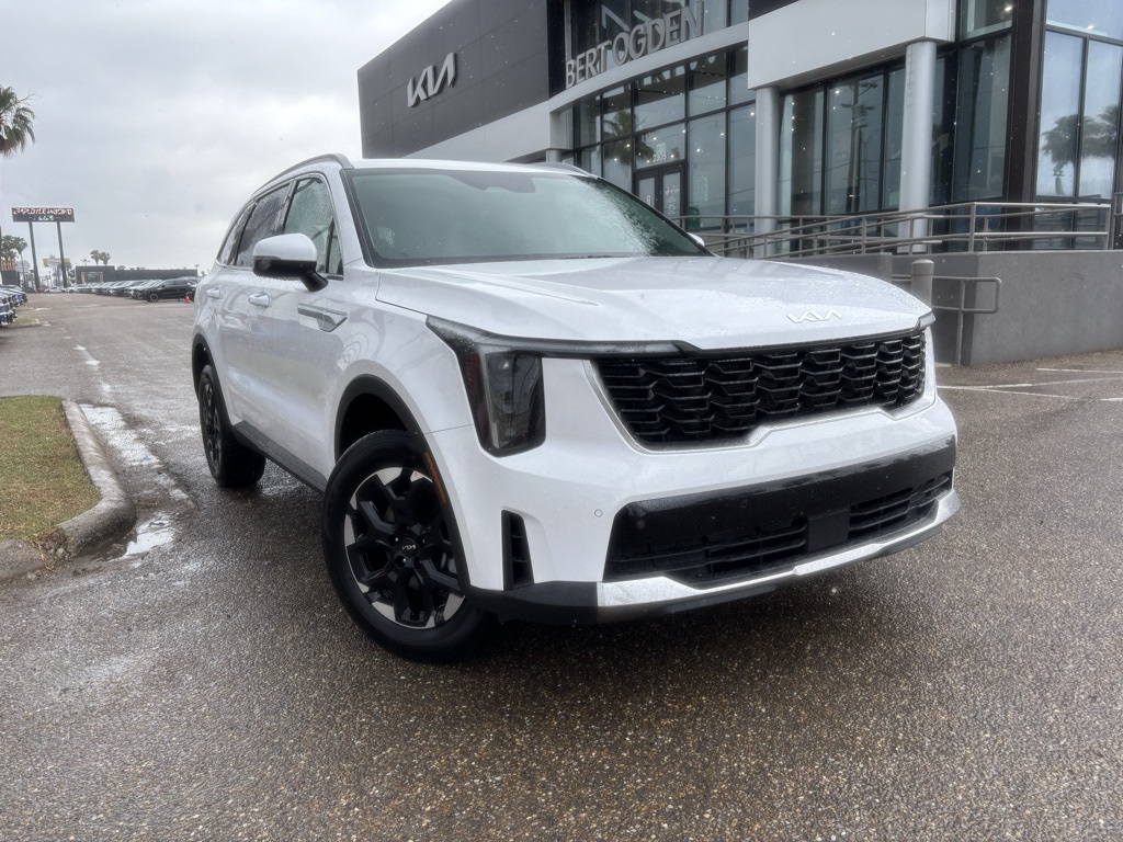 2025 Kia Sorento S's photo