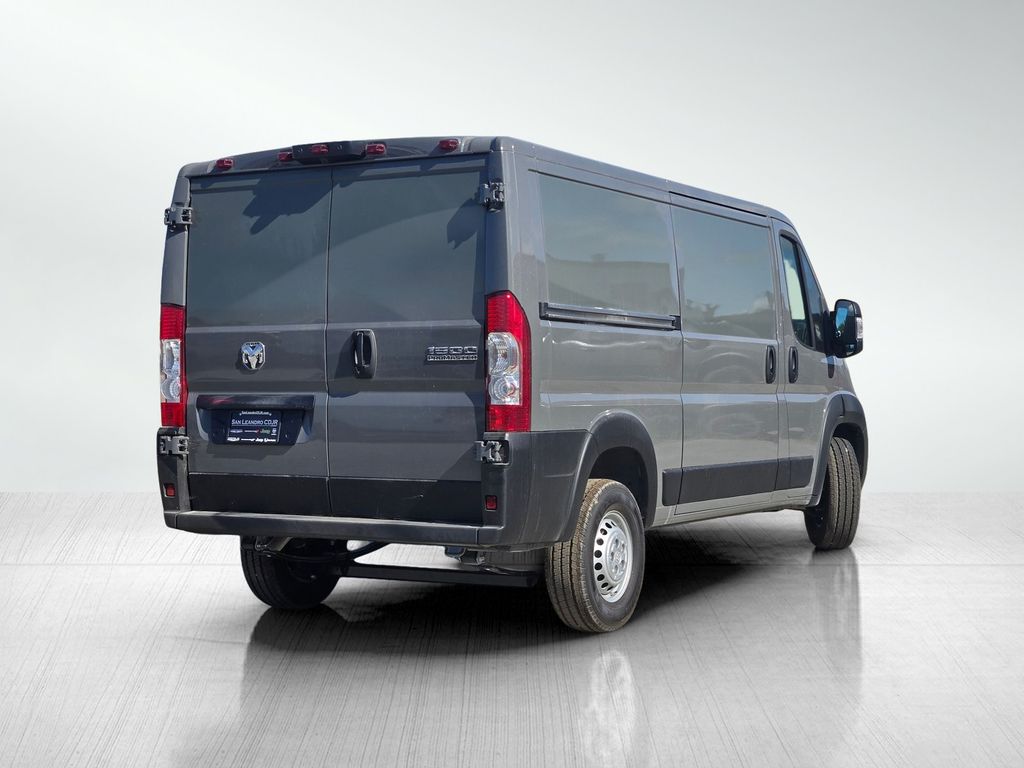 2025 Ram ProMaster 1500 Tradesman photo 3