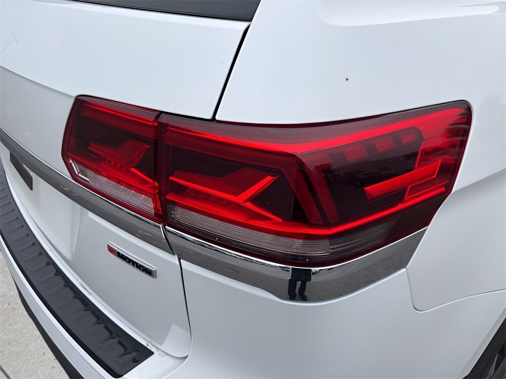 2022 Volkswagen Atlas SEL photo 13
