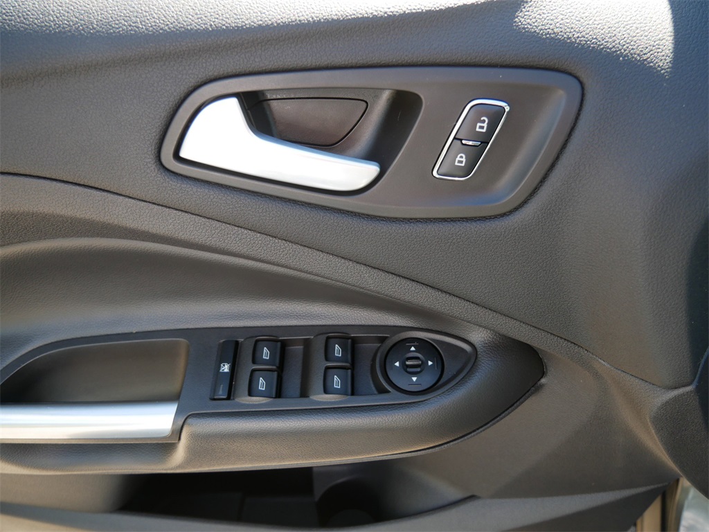 2016 Ford Escape SE photo 21