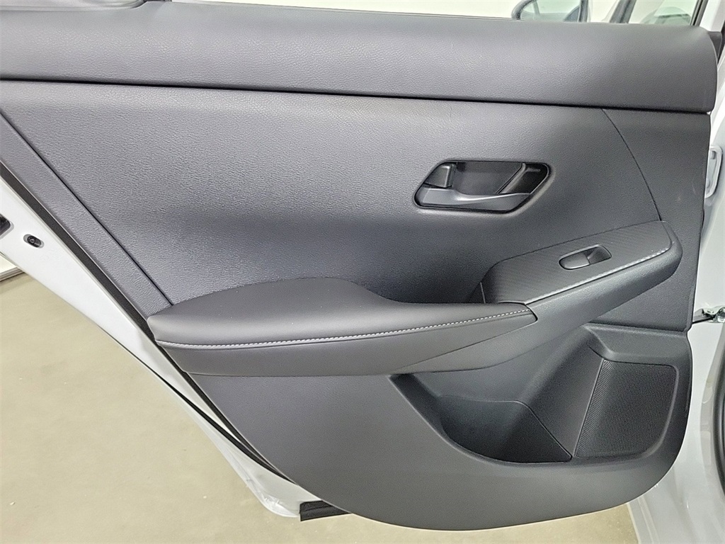 2025 Nissan Sentra SV photo 11