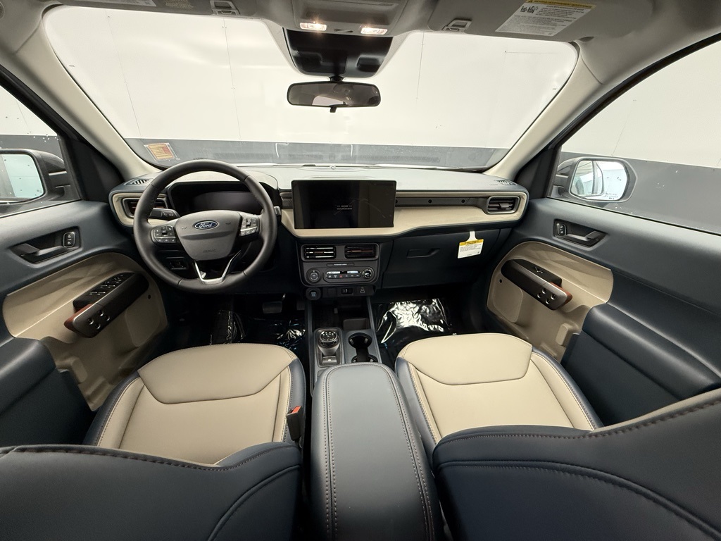 2025 Ford Maverick Lariat photo 2