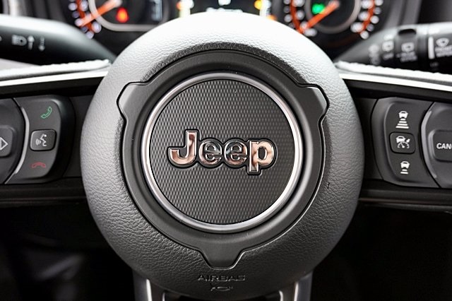 New 2025 Black Clear-Coat Exterior Paint Jeep Rubicon image 41