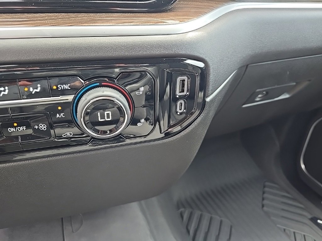 2026 Chevrolet Silverado 1500 RST photo 39