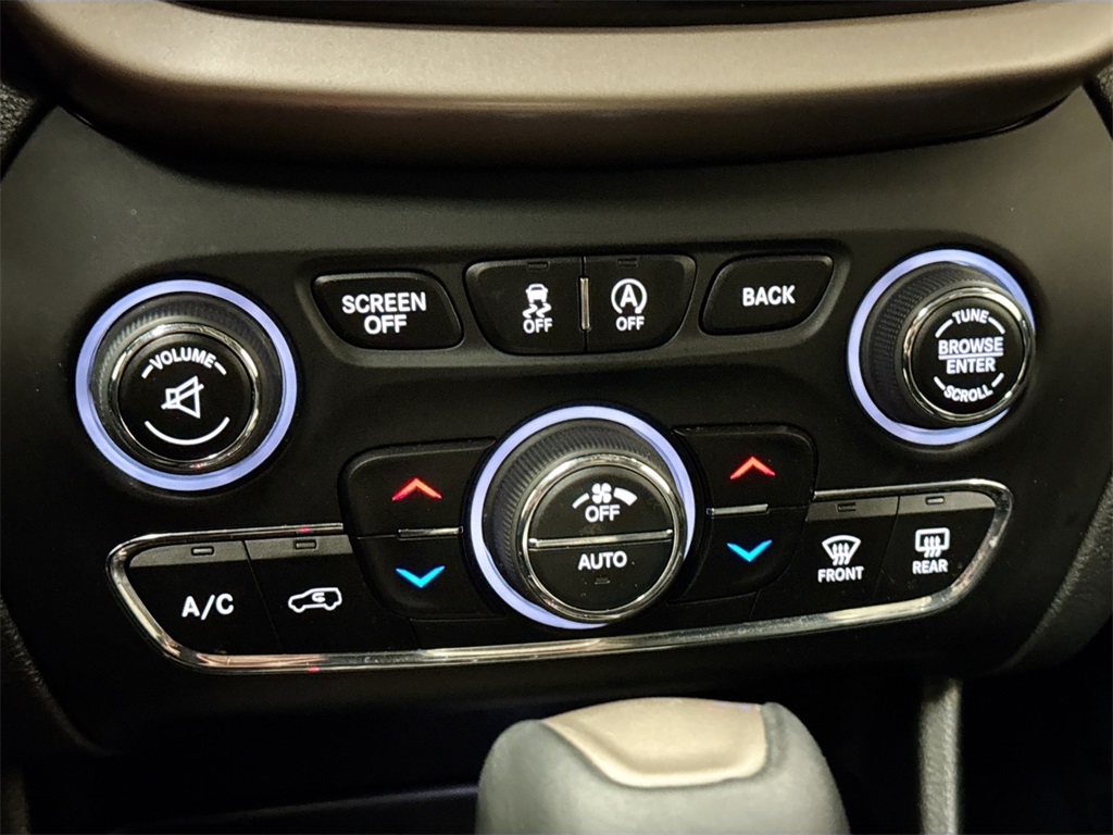 2016 Jeep Cherokee Limited photo 29