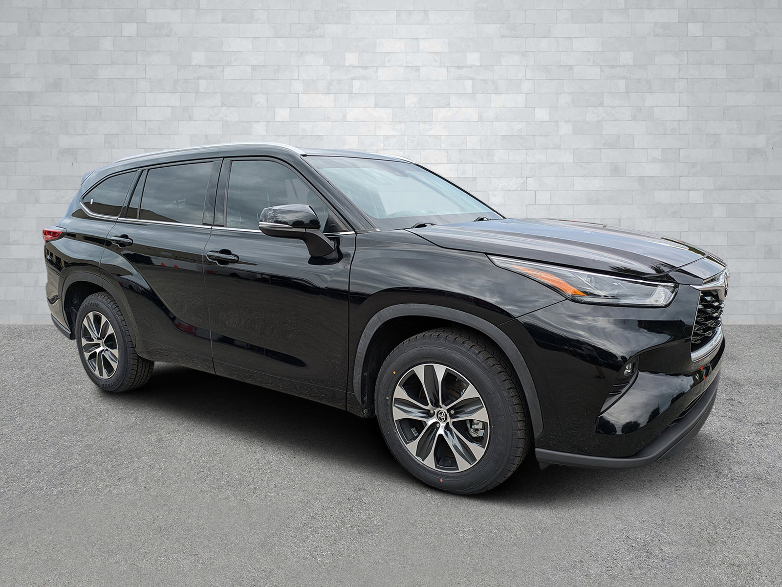 2022 Toyota Highlander XLE's photo