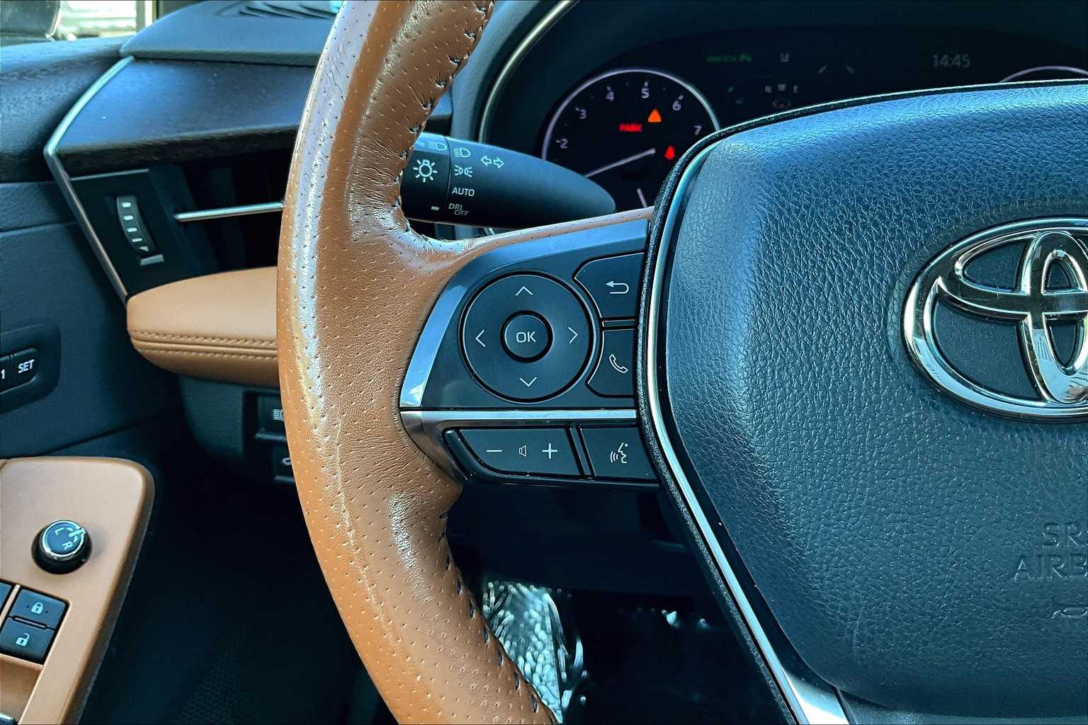 2020 Toyota Avalon Limited photo 21