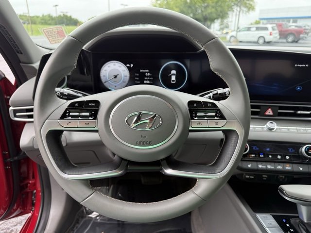 2023 Hyundai Elantra SEL photo 17
