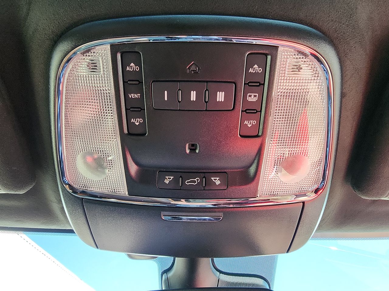 2020 Jeep Grand Cherokee Summit photo 23