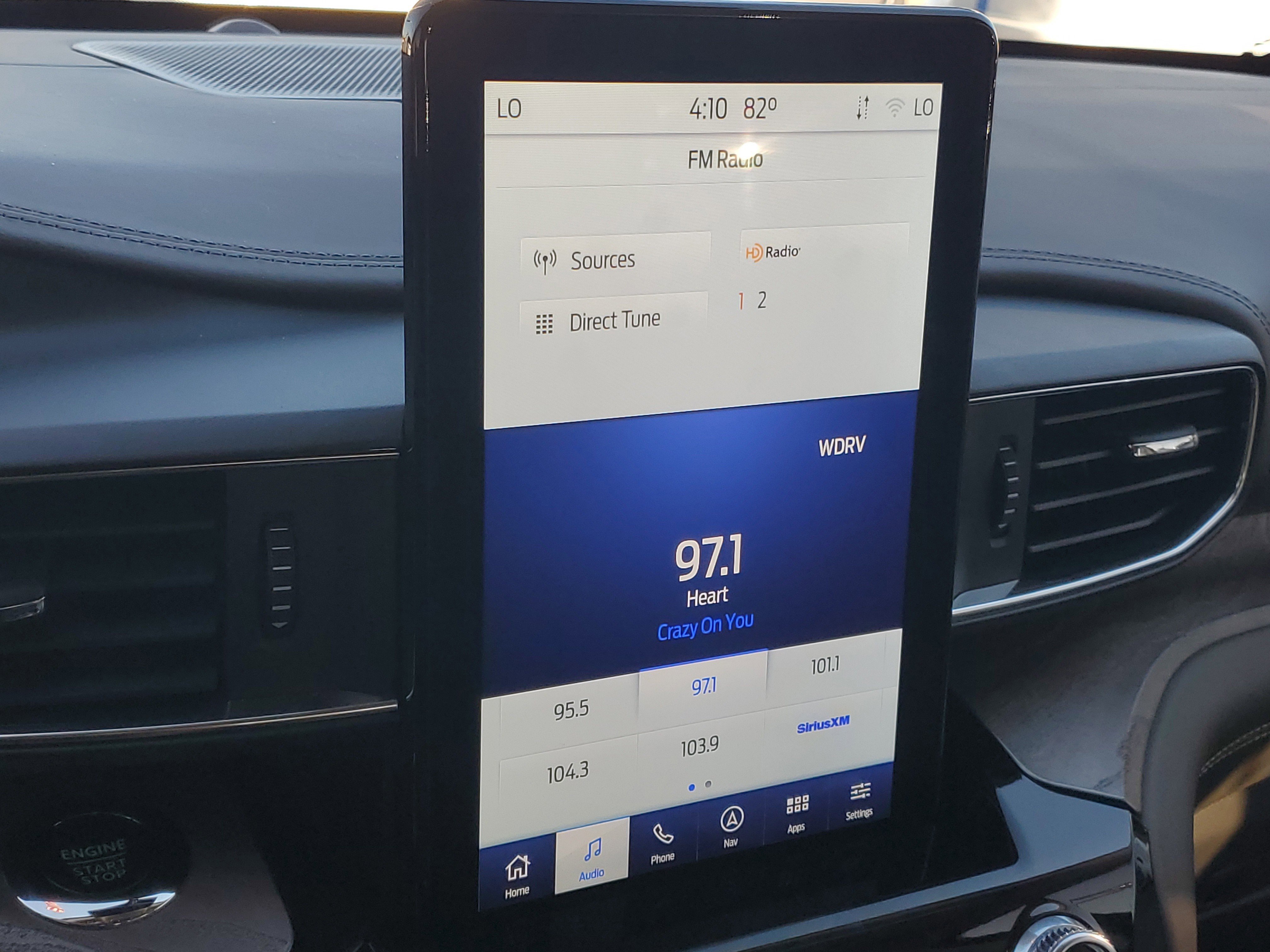 2022 Ford Explorer Platinum photo 10