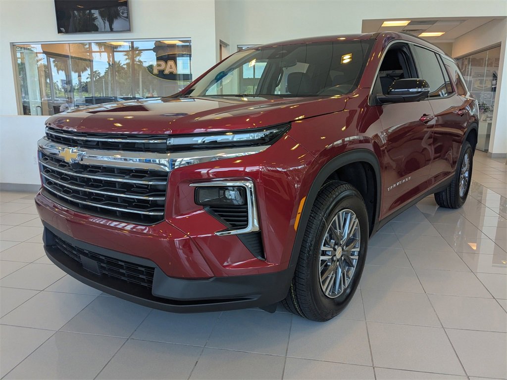 2025 Chevrolet Traverse photo 3