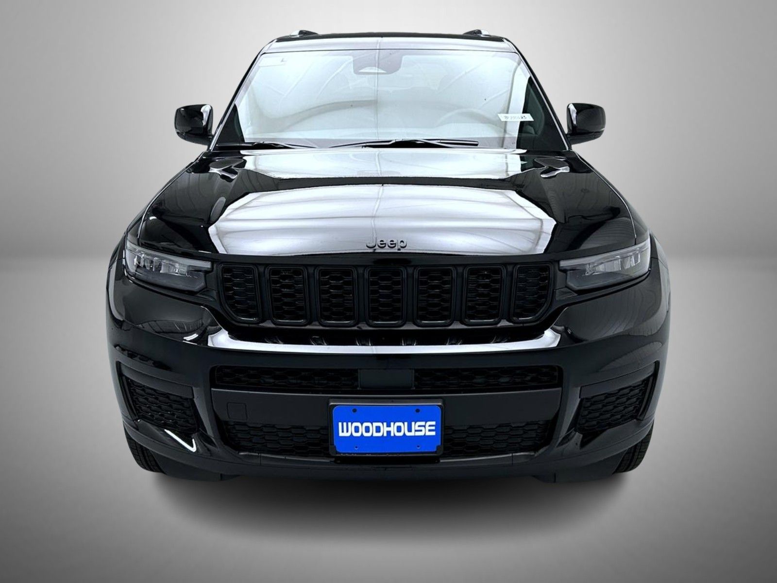 2025 Jeep Grand Cherokee Altitude photo 2