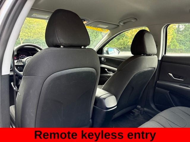 2023 Hyundai Elantra SEL photo 11