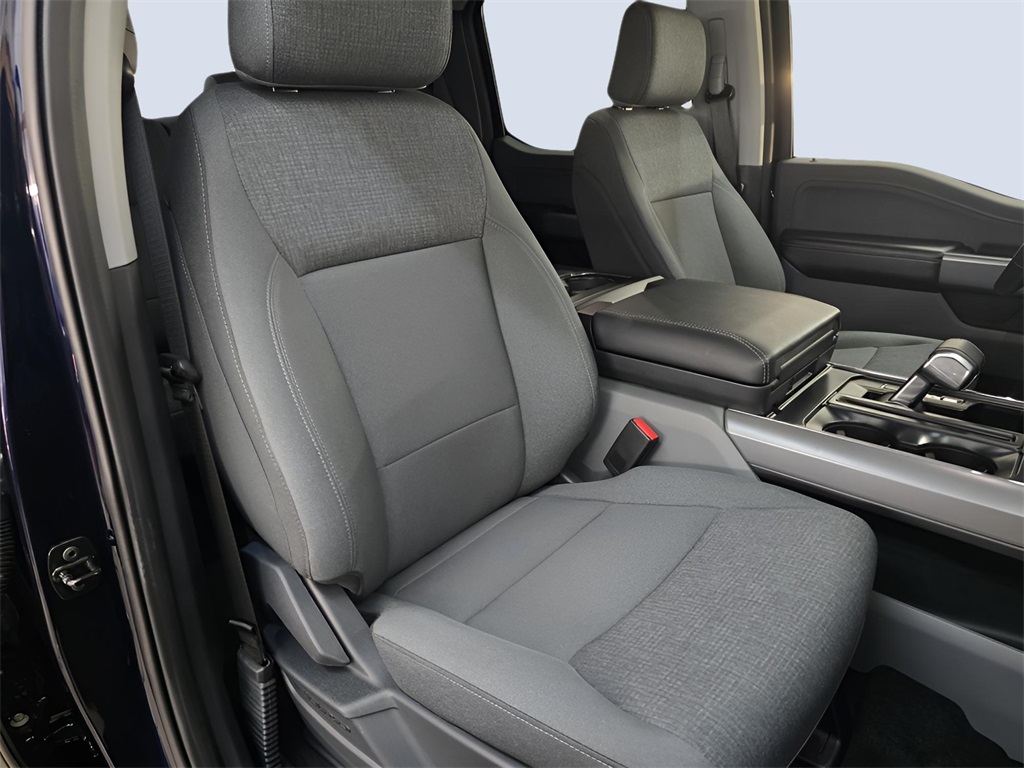 2024 Ford F-150 Lightning XLT photo 18