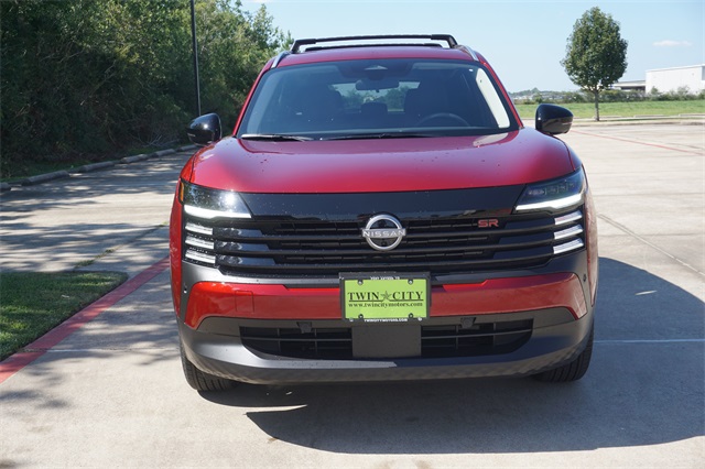 2026 Nissan Kicks SR photo 2