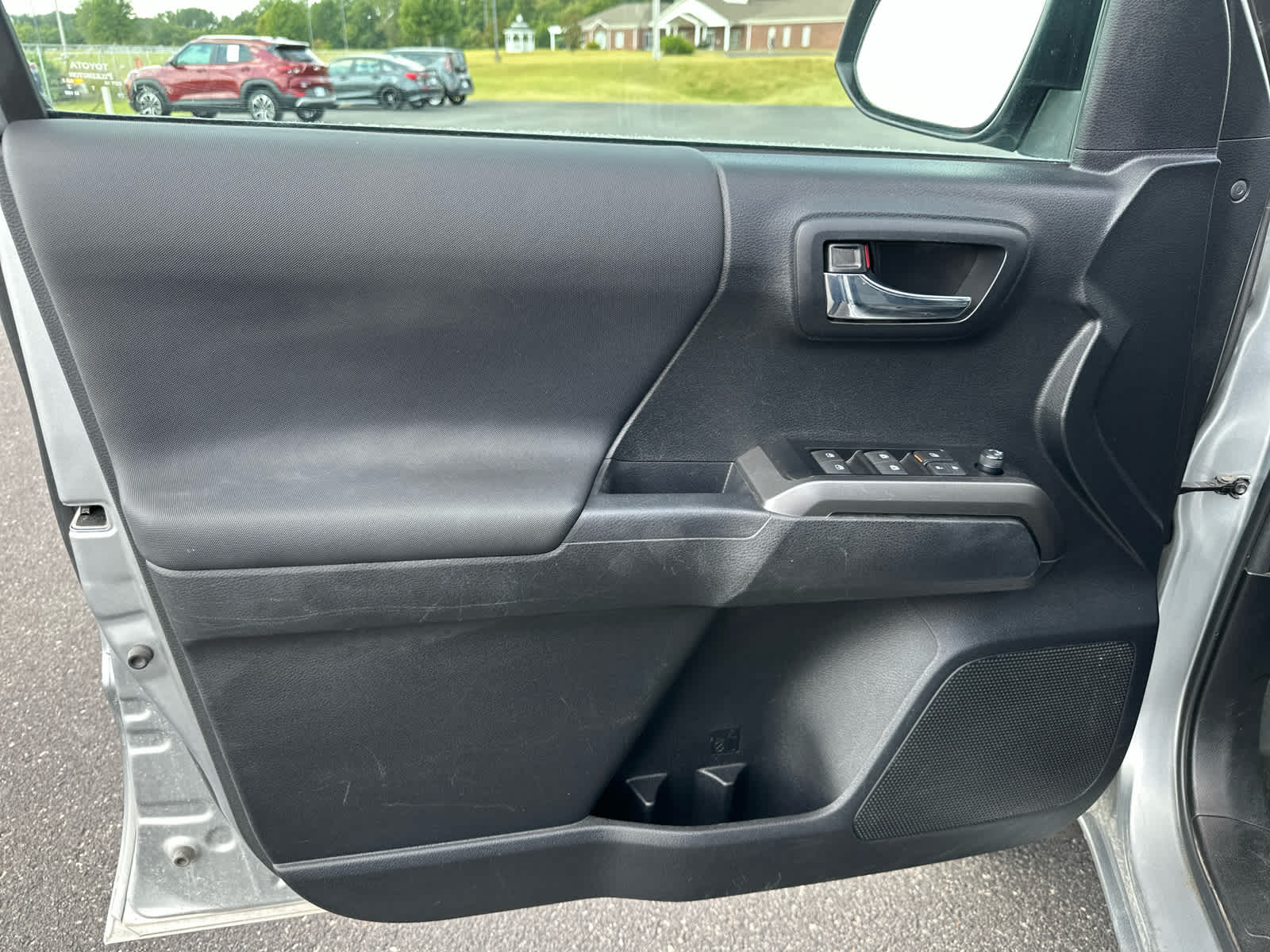 2023 Toyota Tacoma TRD photo 10