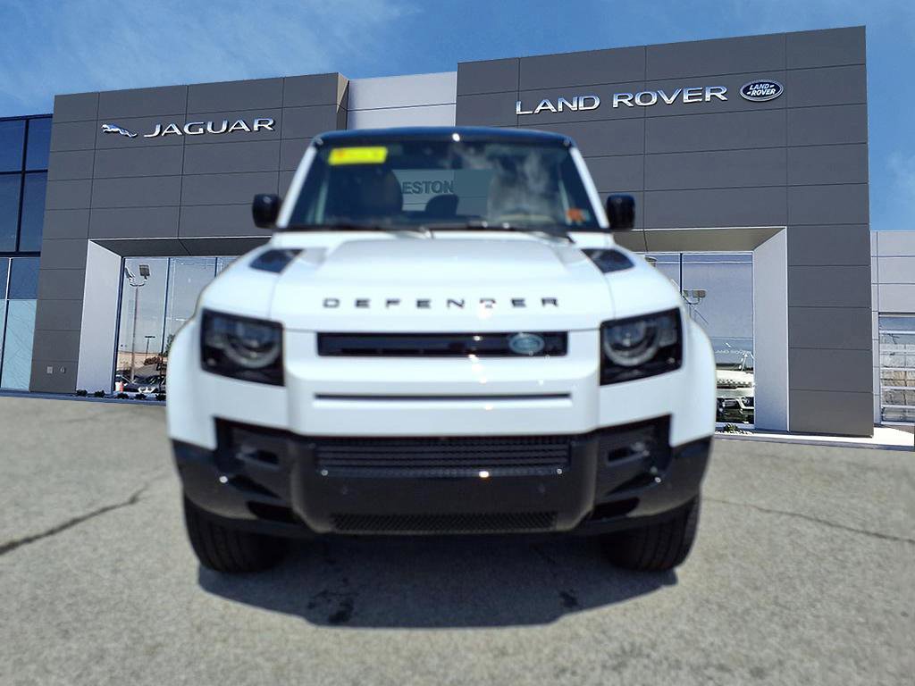 2025 Land Rover Defender 110 X-Dynamic SE photo 8