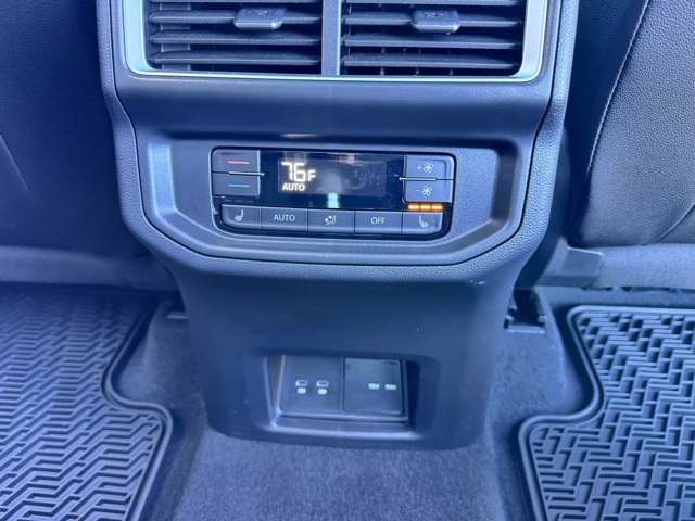 2024 Volkswagen Atlas SEL Premium R-Line photo 21