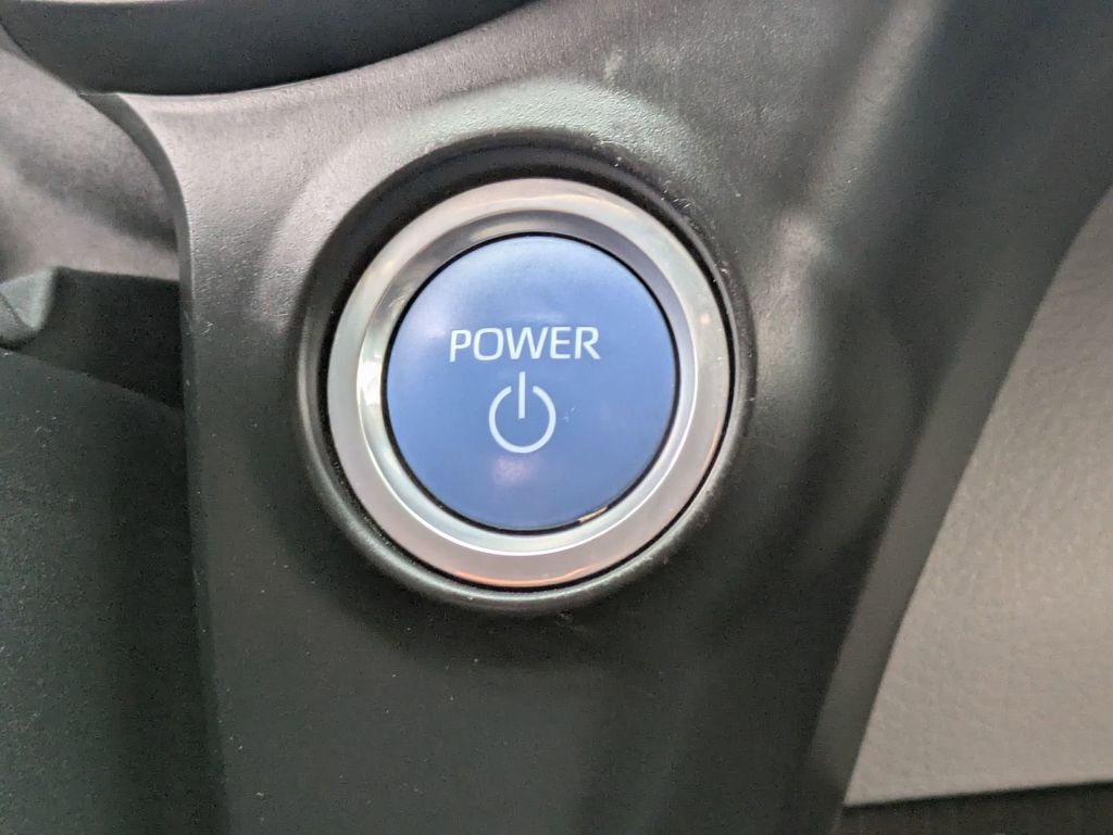 2022 Toyota Sienna XLE photo 16