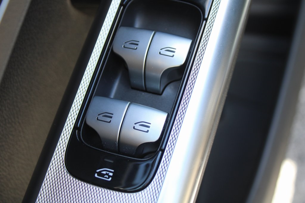 2025 Mercedes Benz GLC 350e 4MATIC photo 19
