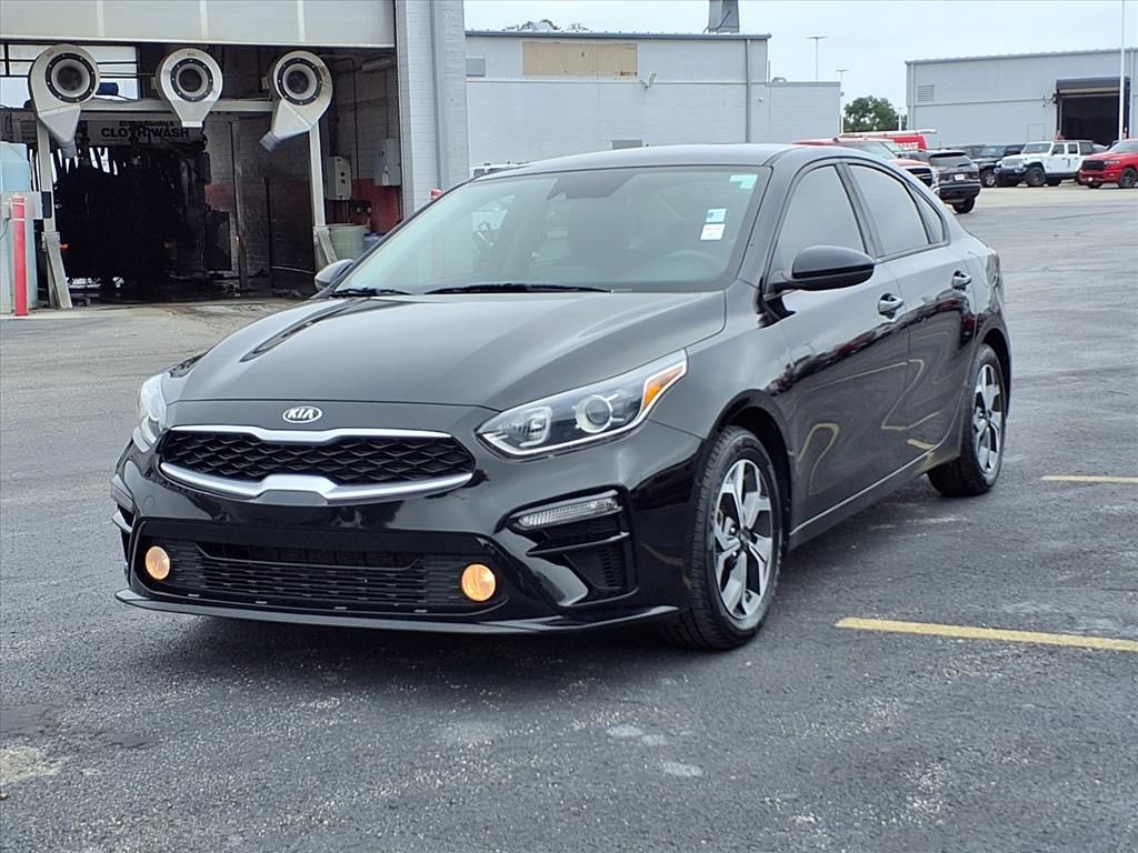 2020 Kia Forte LXS photo 2