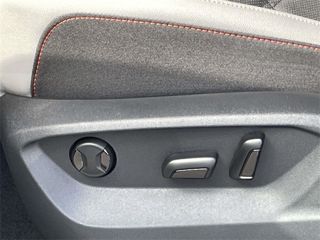 2025 Volkswagen Atlas Peak Edition SE photo 9