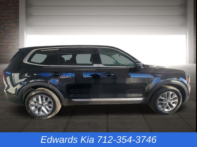 2024 Kia Telluride LX's photo