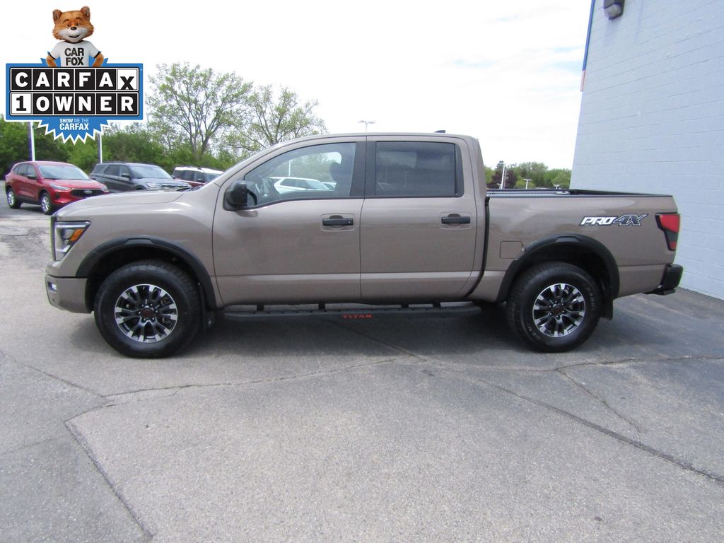 2024 Nissan Titan PRO-4X photo 2