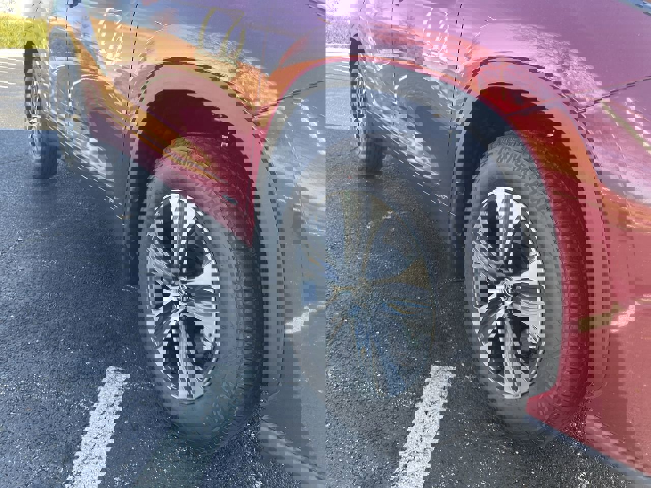 Used 2025 Toyota Highlander XLE with VIN 5TDKBRCH4SS688383 for sale in Kansas City