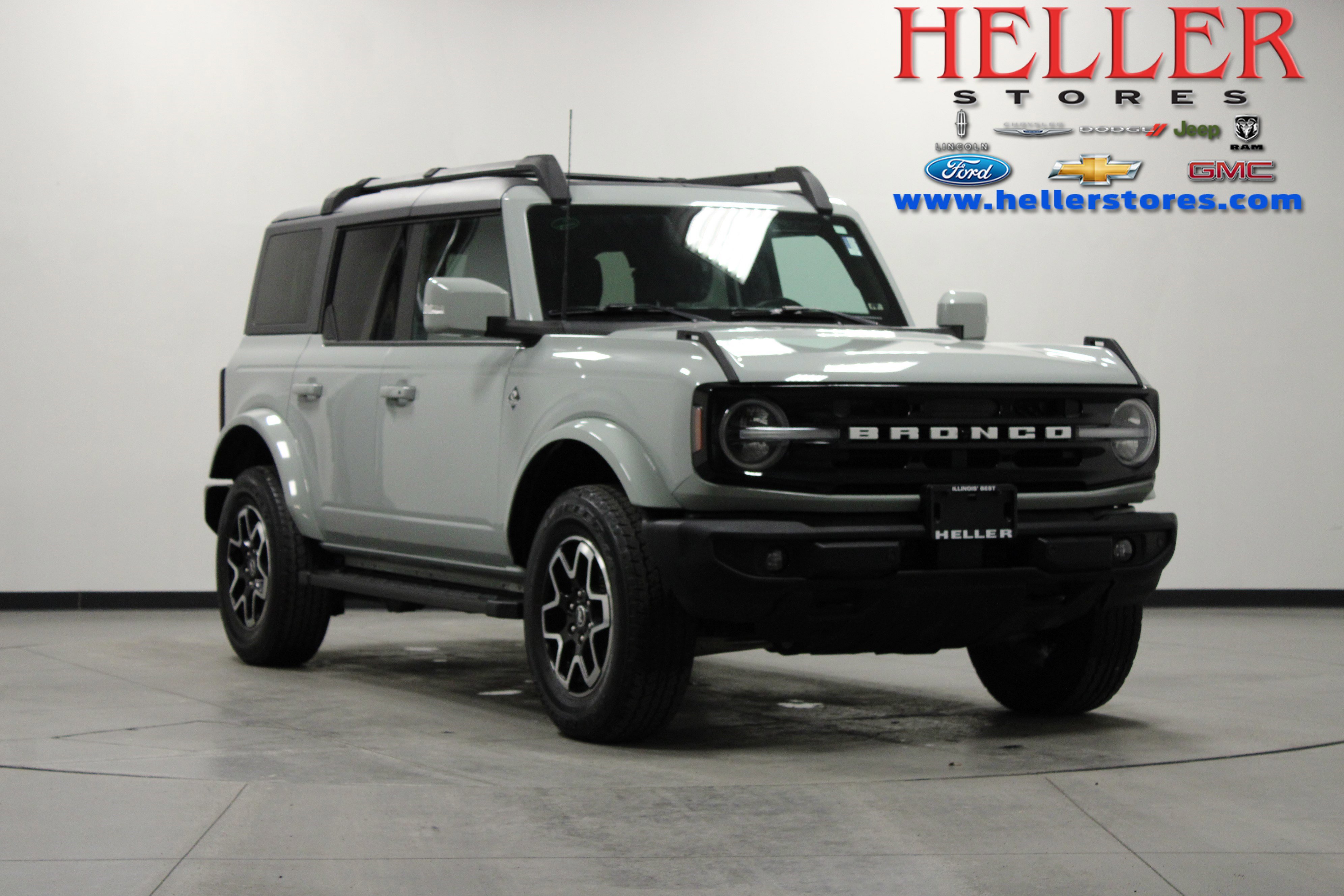 2022 Ford Bronco 4-Door Outer Banks's photo