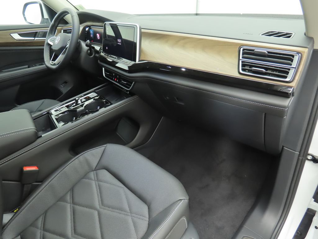 2026 Volkswagen Atlas SE Technology photo 17