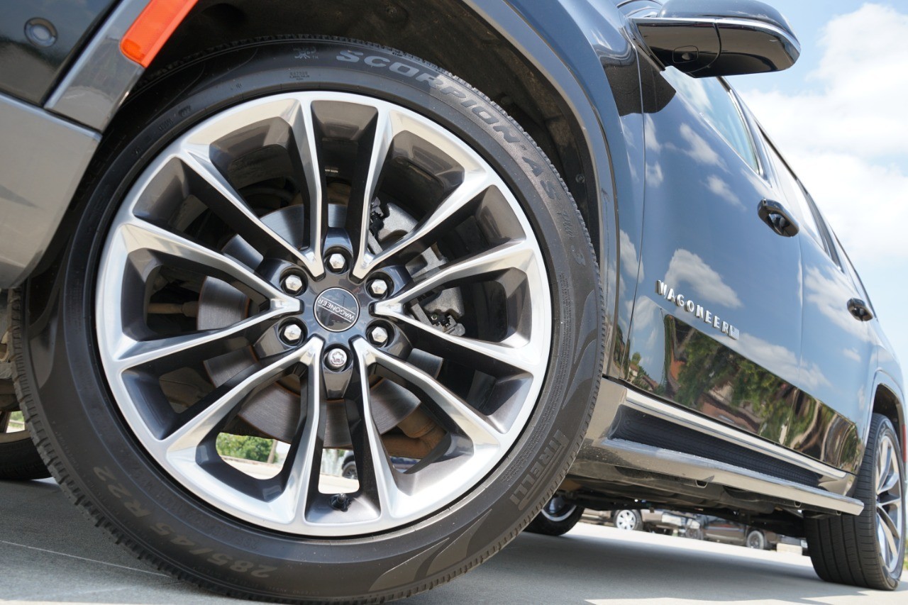 2022 Jeep Wagoneer Series II photo 12
