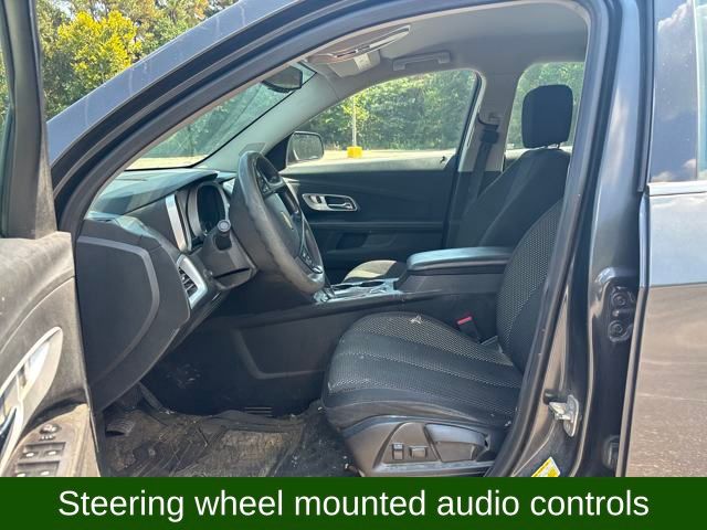 2017 Chevrolet Equinox LS photo 4