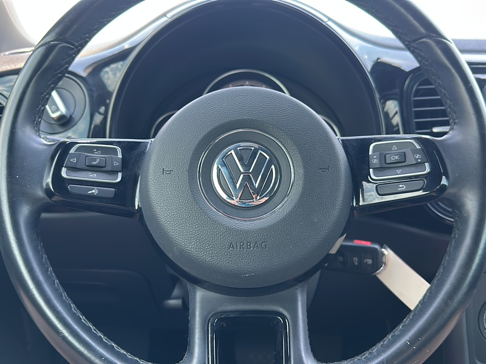 2019 Volkswagen Beetle S photo 5